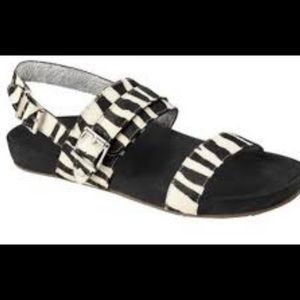 Vionic grace Samar size 7 womens adjustable sandals